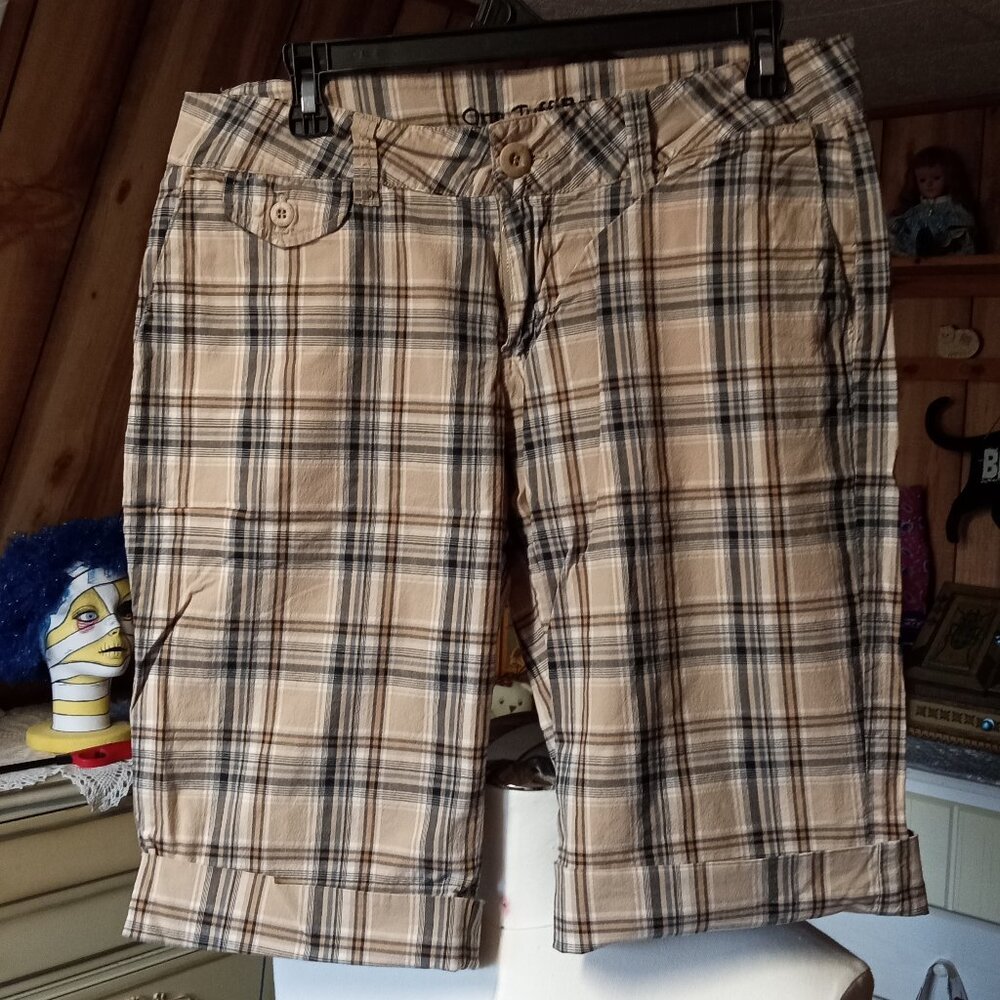 Women's Shorts ( one tuff babe )